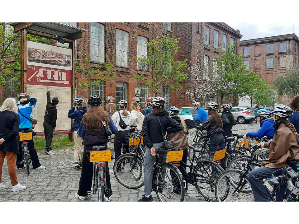 Historische Industriebauten als moderne Stadthäuser am Karl-Heine-Kanal
